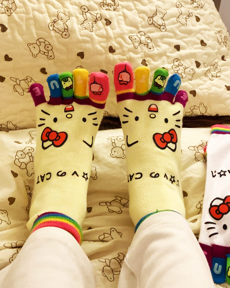 Hello Kitty Rainbow Toe Socks – Cute and Trendy 5 Toe Design