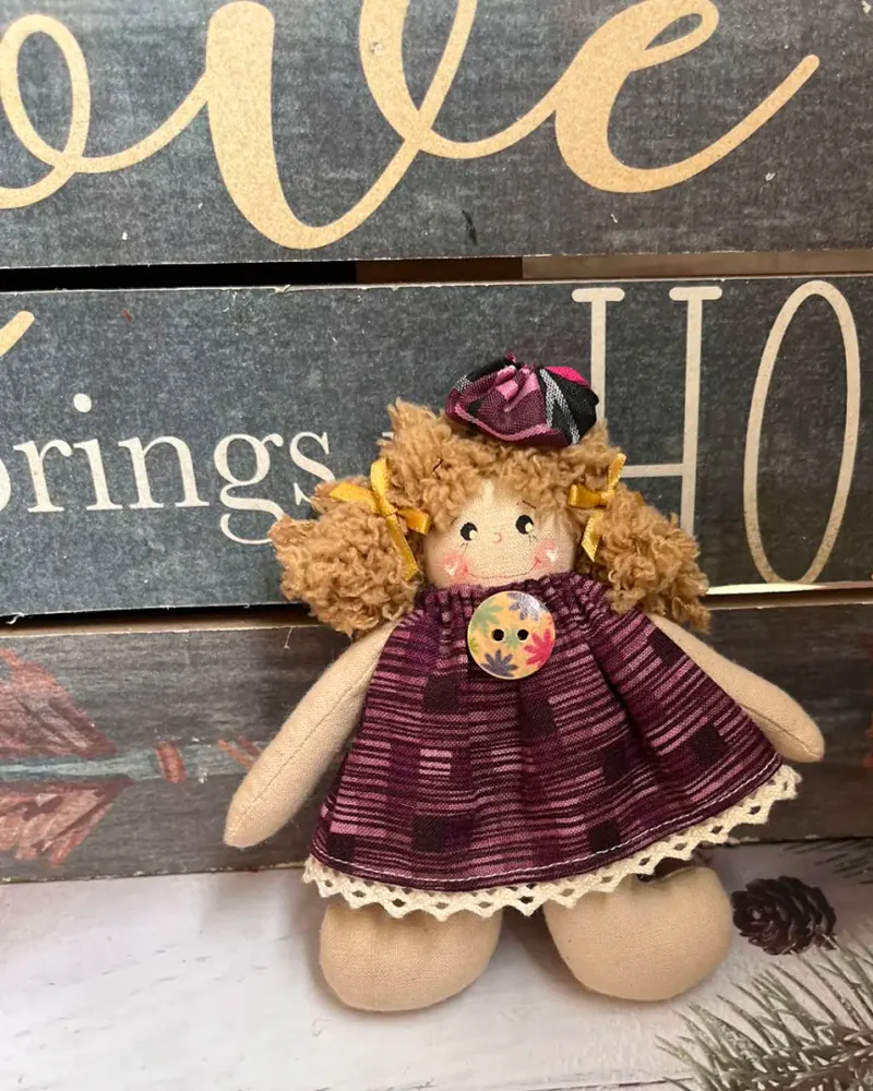 10cm Handmade Country Fabric Doll – Adorable Accessory for Bags, Pins, or Gifts